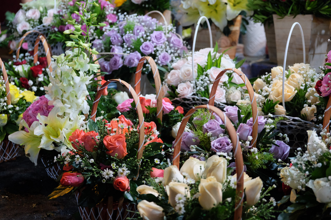 Chợ hoa Sài Gòn trắng đêm chuẩn bị cho 8/3